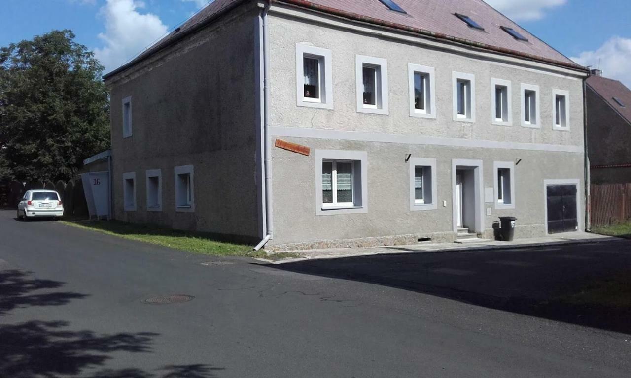 Chalupa Hora Svateho Sebestiana Zewnętrze zdjęcie